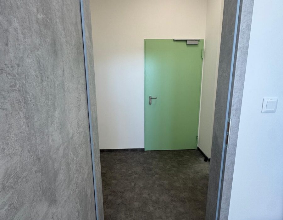 Montáž dverí a vinylovej SPC podlahy – Metsä Tissue, Žilina